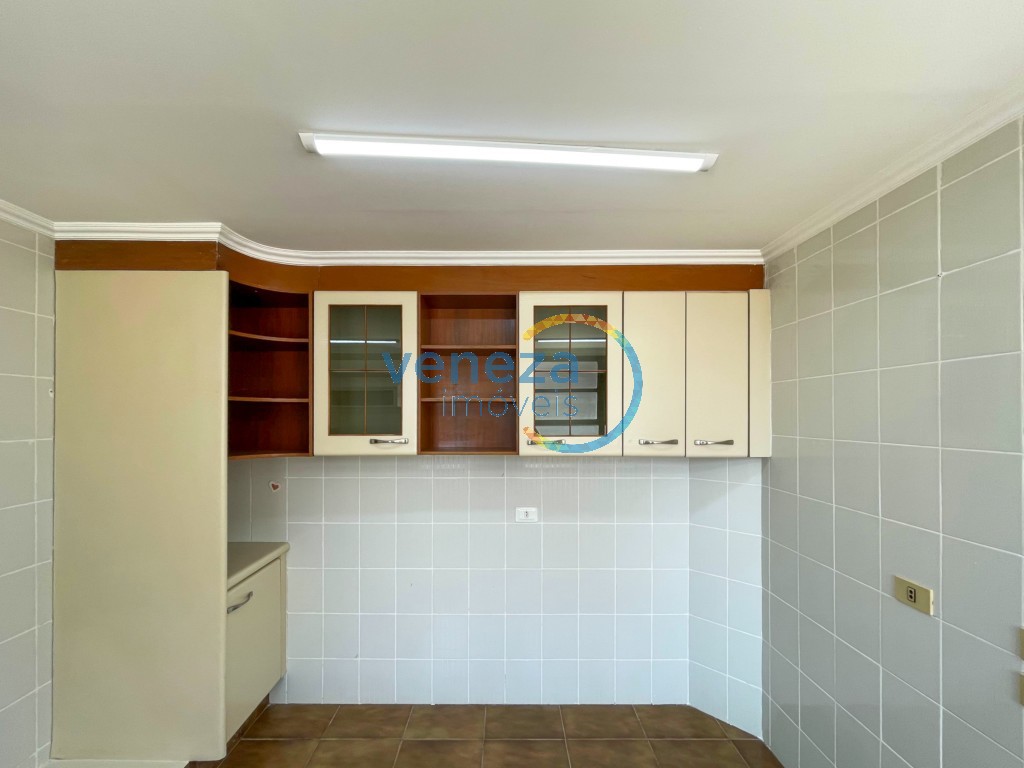 Apartamento para locação no bairro Centro de Londrina com 190.64m<sup>2</sup> útil, 5 quartos, 2 vagas de garagem