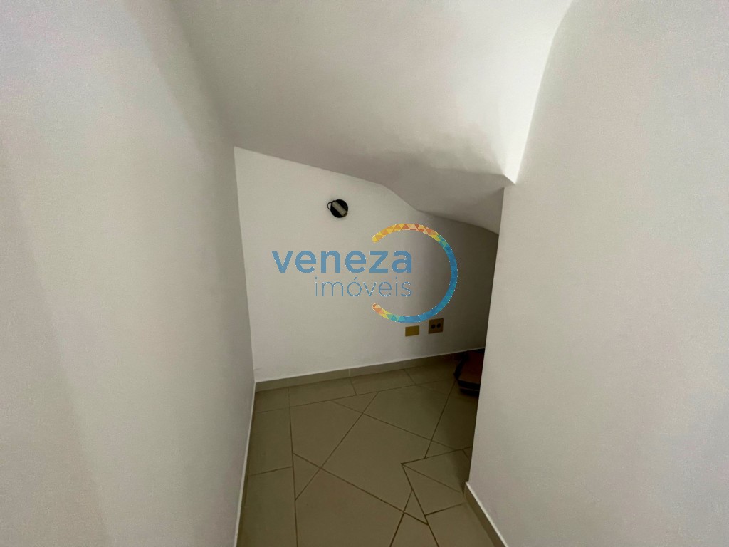 Apartamento para locação no bairro Centro de Londrina com 190.64m<sup>2</sup> útil, 5 quartos, 2 vagas de garagem