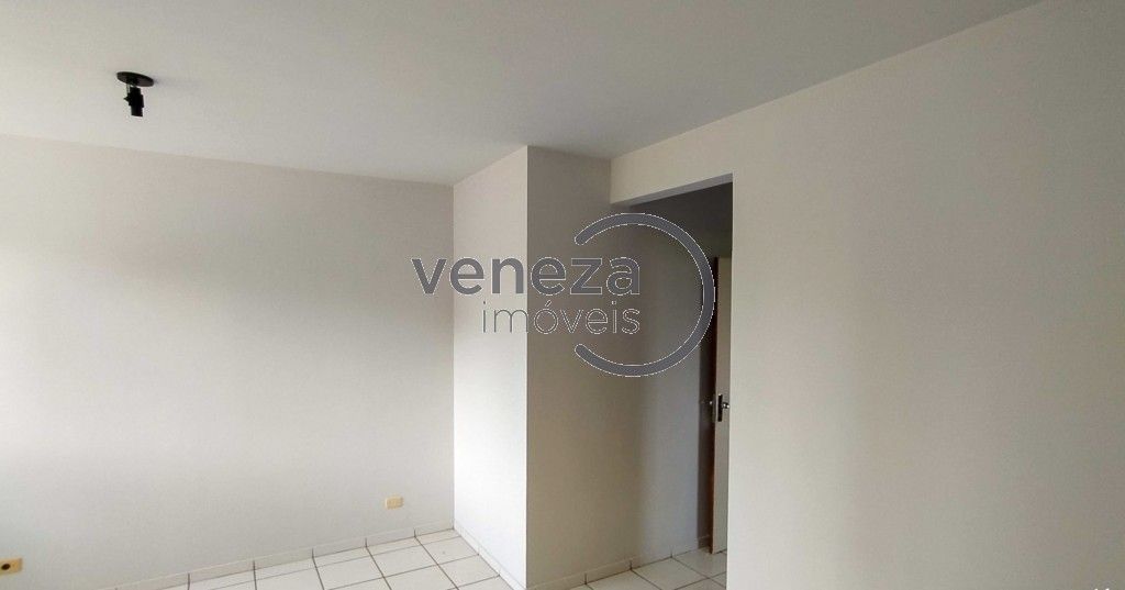 Apartamento para venda no Claudia em Londrina com 76,11m² por R$ 280.000,00