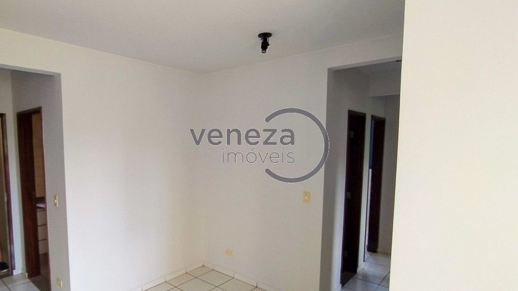 Apartamento à venda no bairro Claudia de Londrina com 55.28m<sup>2</sup> útil, 3 quartos, 1 vaga de garagem