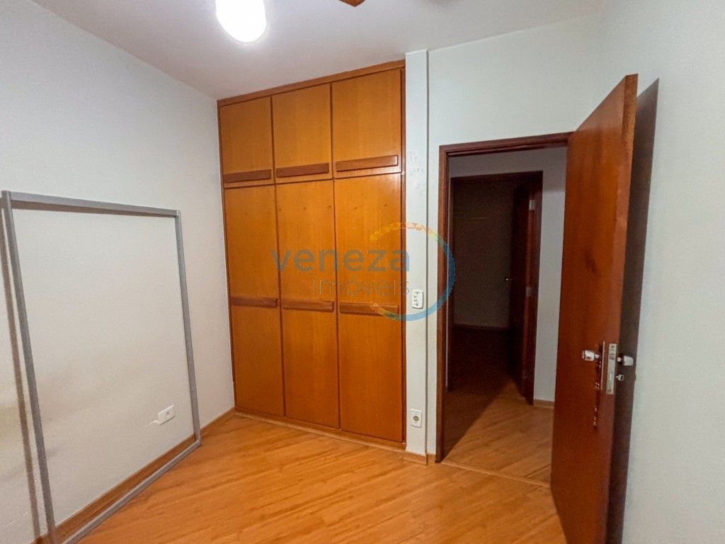 Apartamento à venda no bairro Claudia de Londrina com 55.28m<sup>2</sup> útil, 3 quartos, 1 vaga de garagem