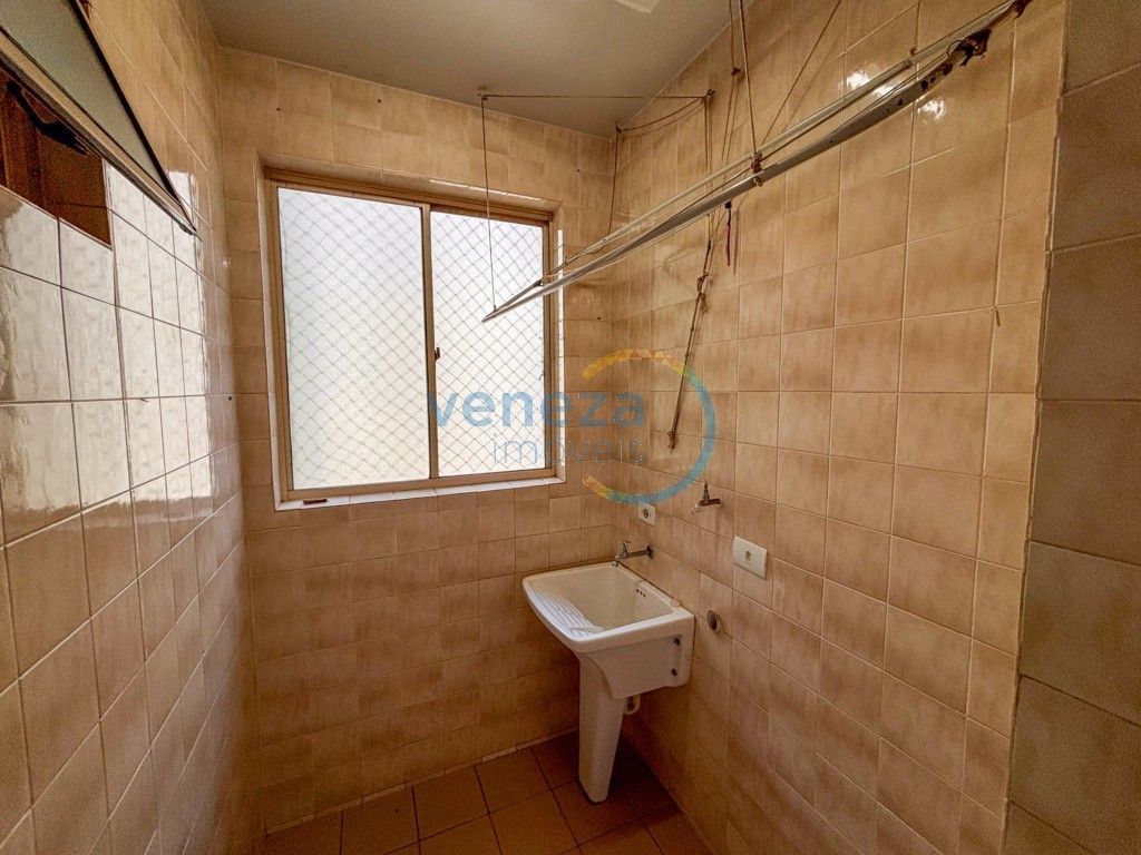 Apartamento à venda no bairro Claudia de Londrina com 55.28m<sup>2</sup> útil, 3 quartos, 1 vaga de garagem