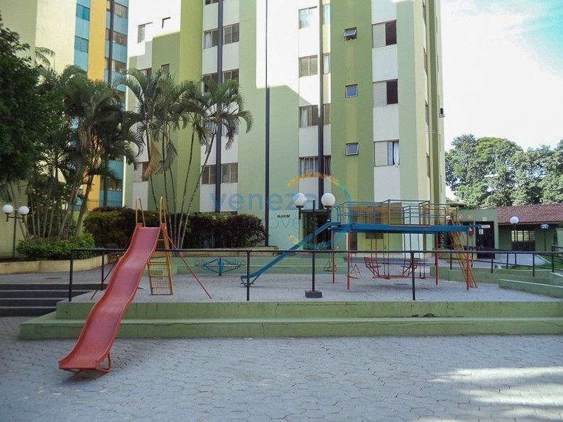 Apartamento à venda no bairro Claudia de Londrina com 55.28m<sup>2</sup> útil, 3 quartos, 1 vaga de garagem