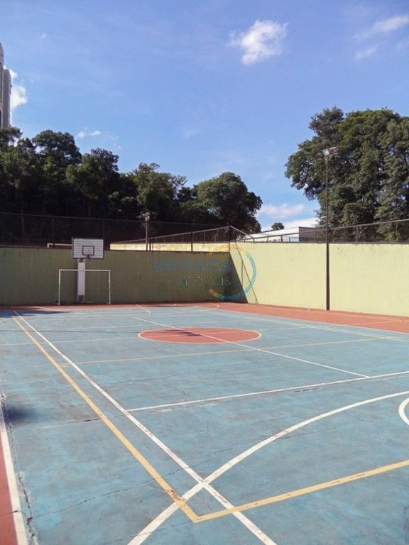 Apartamento à venda no bairro Claudia de Londrina com 55.28m<sup>2</sup> útil, 3 quartos, 1 vaga de garagem