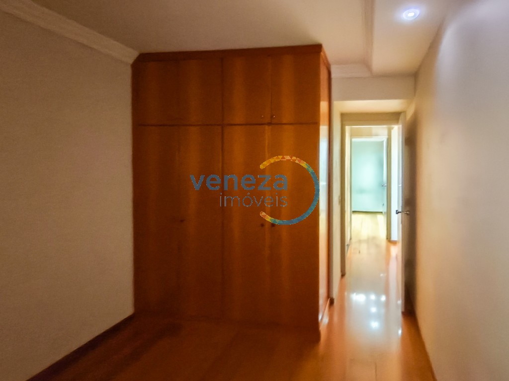 Apartamento à venda no bairro Centro de Londrina com 60m<sup>2</sup> útil, 2 quartos, 1 vaga de garagem