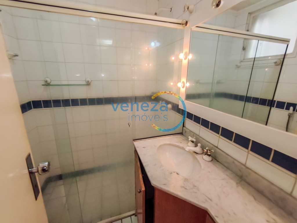 Apartamento à venda no bairro Centro de Londrina com 60m<sup>2</sup> útil, 2 quartos, 1 vaga de garagem