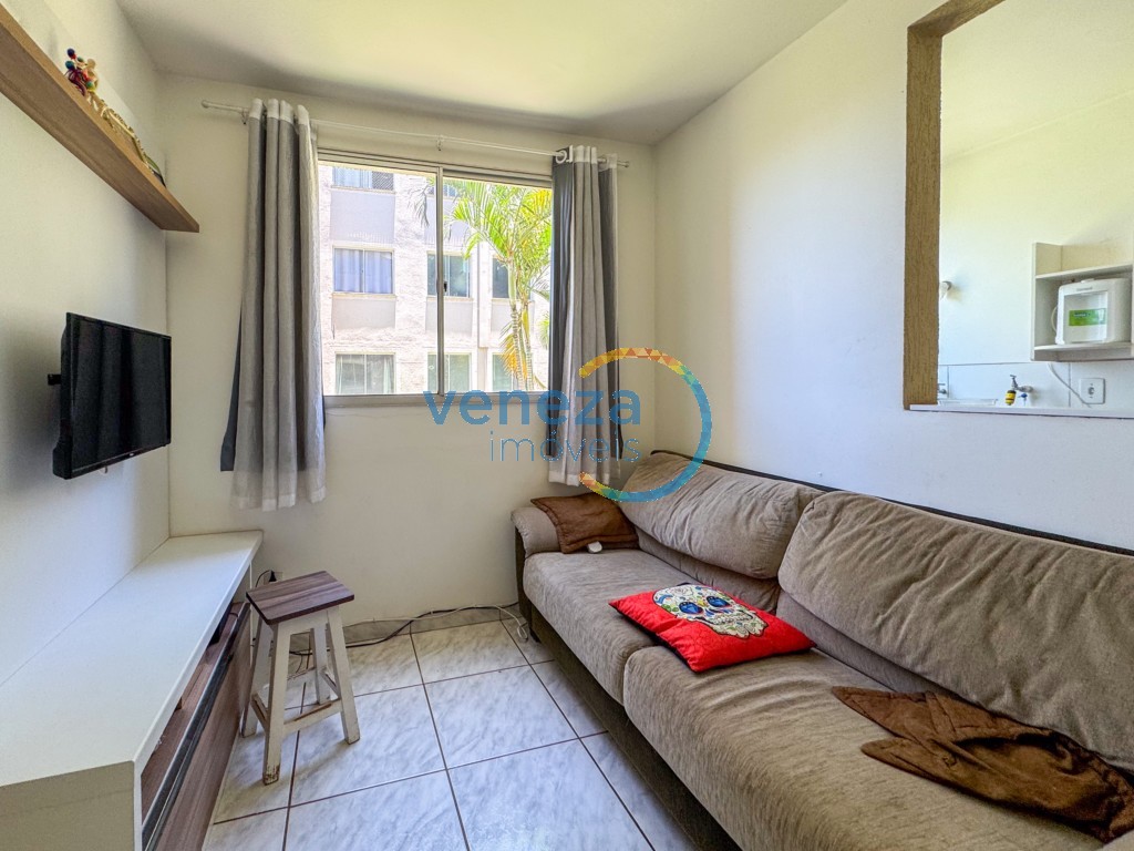 Apartamento para venda no Hipica em Londrina com 77m² por R$ 205.000,00