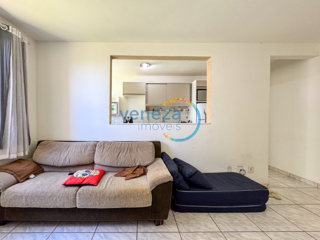 Apartamento à venda no bairro Hipica de Londrina com 45m<sup>2</sup> útil, 2 quartos, 1 vaga de garagem