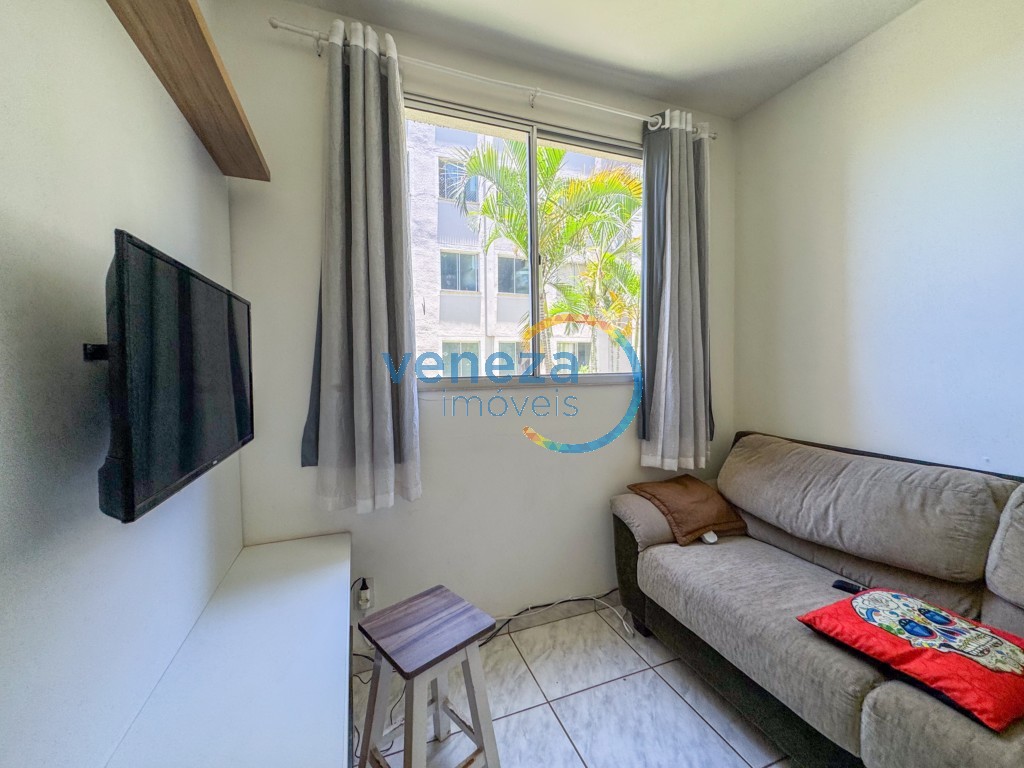Apartamento à venda no bairro Hipica de Londrina com 45m<sup>2</sup> útil, 2 quartos, 1 vaga de garagem