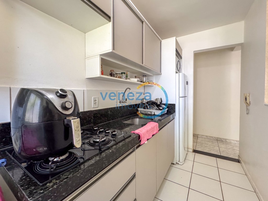 Apartamento à venda no bairro Hipica de Londrina com 45m<sup>2</sup> útil, 2 quartos, 1 vaga de garagem