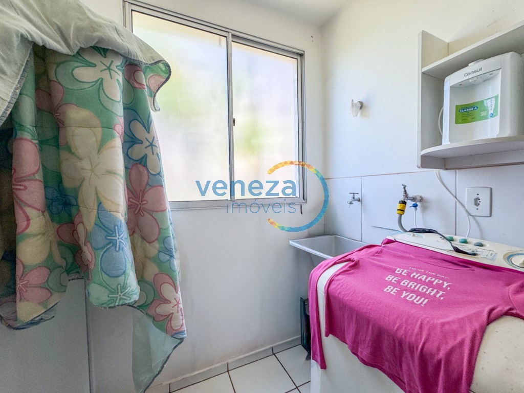 Apartamento à venda no bairro Hipica de Londrina com 45m<sup>2</sup> útil, 2 quartos, 1 vaga de garagem