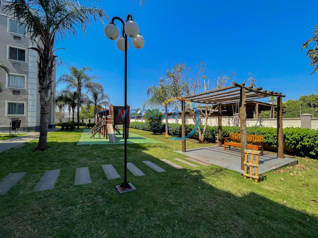 Apartamento à venda no bairro Hipica de Londrina com 45m<sup>2</sup> útil, 2 quartos, 1 vaga de garagem