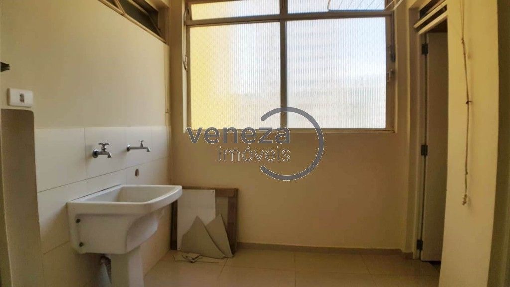 Apartamento à venda no bairro Centro de Londrina com 88m<sup>2</sup> útil, 3 quartos, 1 vaga de garagem