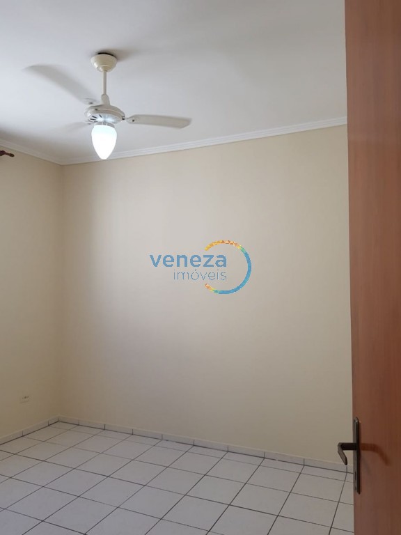 Apartamento à venda no bairro Centro de Londrina com 71.26m<sup>2</sup> útil, 3 quartos, 1 vaga de garagem