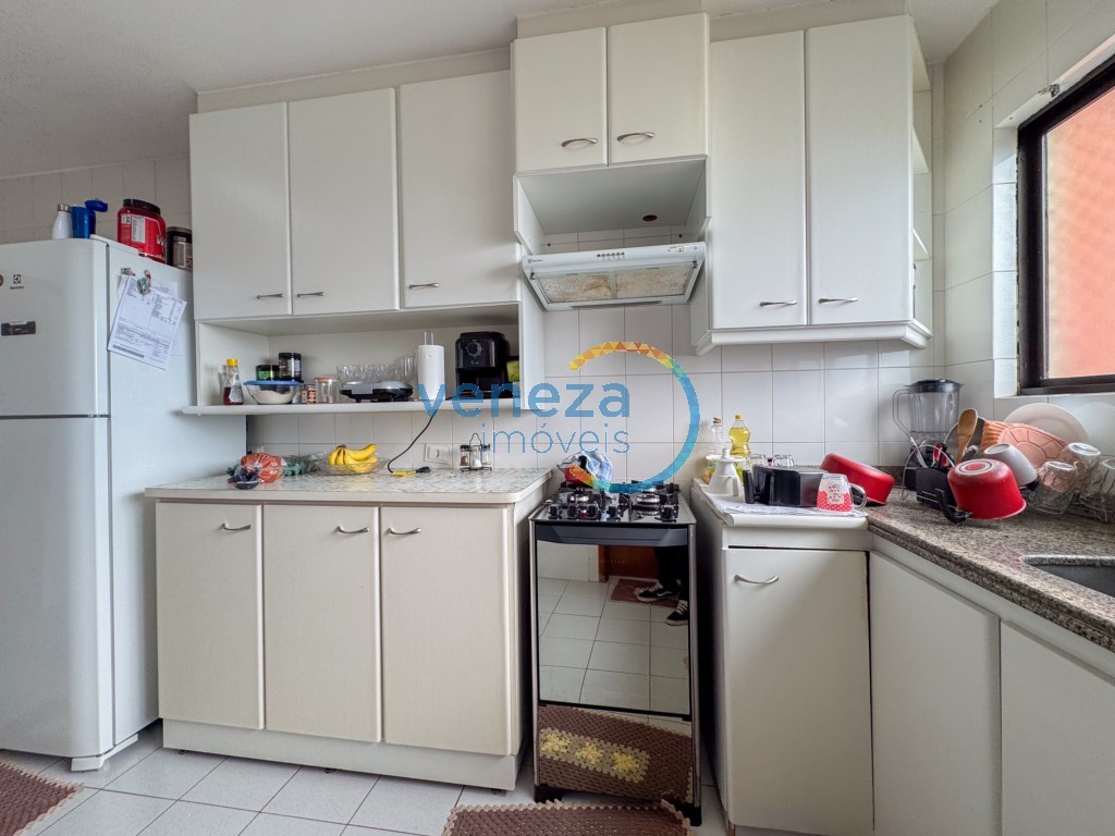 Apartamento à venda no bairro Agari de Londrina com 115m<sup>2</sup> útil, 2 quartos, 1 vaga de garagem