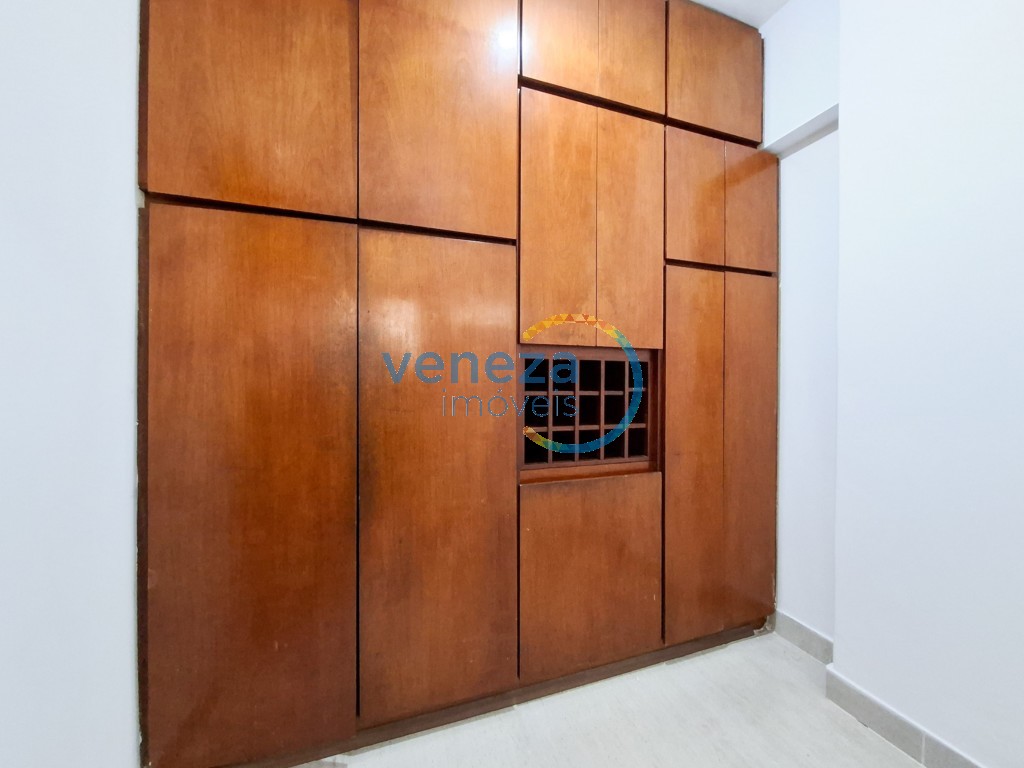 Apartamento para locação no bairro Centro de Londrina com 141.49m<sup>2</sup> útil, 3 quartos, 1 vaga de garagem