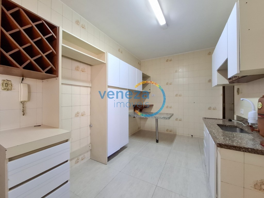 Apartamento para locação no bairro Centro de Londrina com 141.49m<sup>2</sup> útil, 3 quartos, 1 vaga de garagem