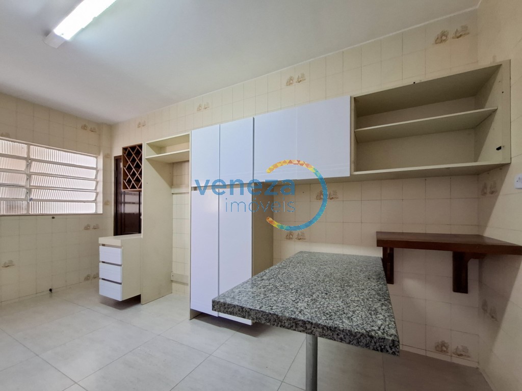 Apartamento para locação no bairro Centro de Londrina com 141.49m<sup>2</sup> útil, 3 quartos, 1 vaga de garagem