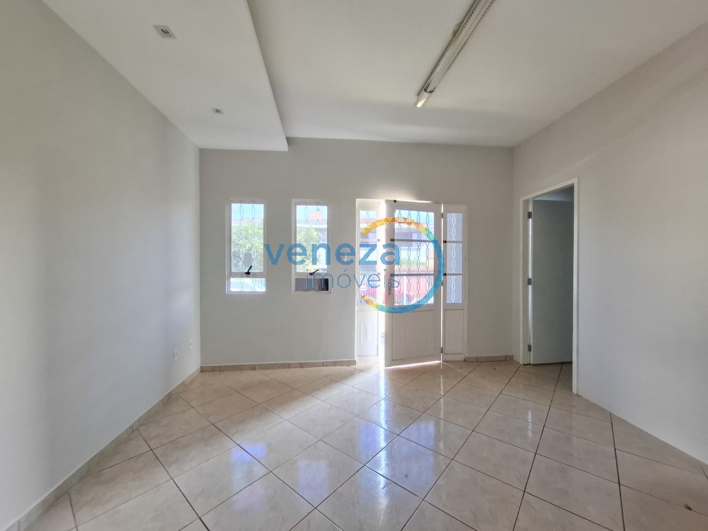 Casa Residencial à venda no bairro Londrilar de Londrina com 120m<sup>2</sup> útil, 3 quartos, 1 vaga de garagem