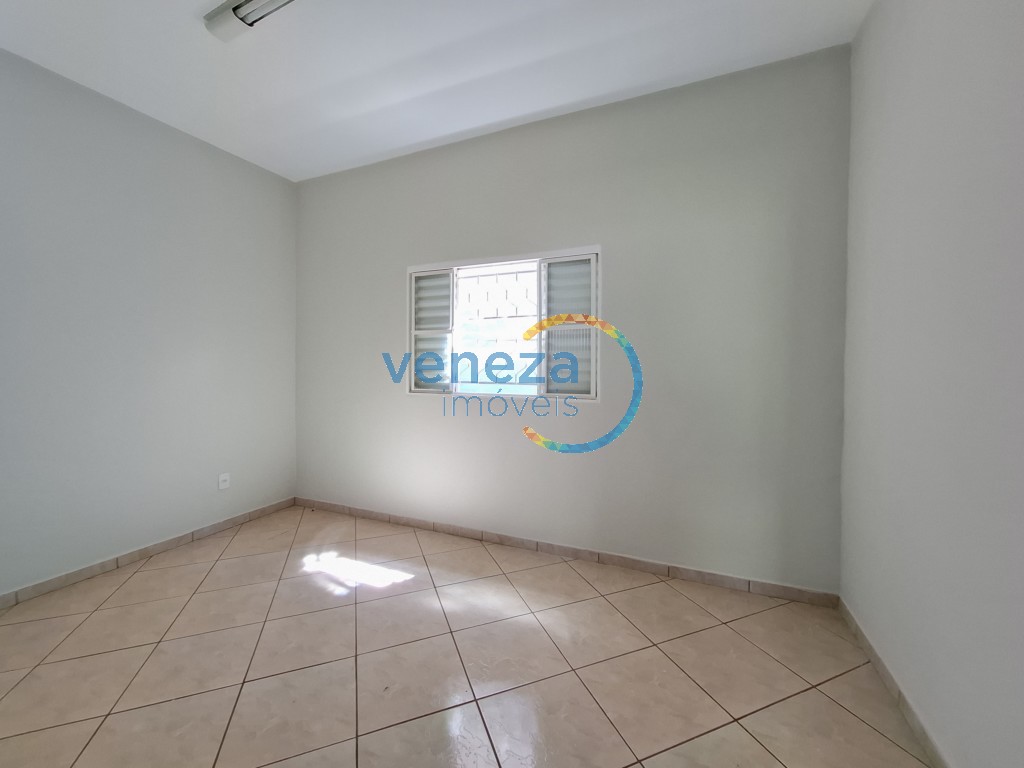 Casa Residencial à venda no bairro Londrilar de Londrina com 120m<sup>2</sup> útil, 3 quartos, 1 vaga de garagem