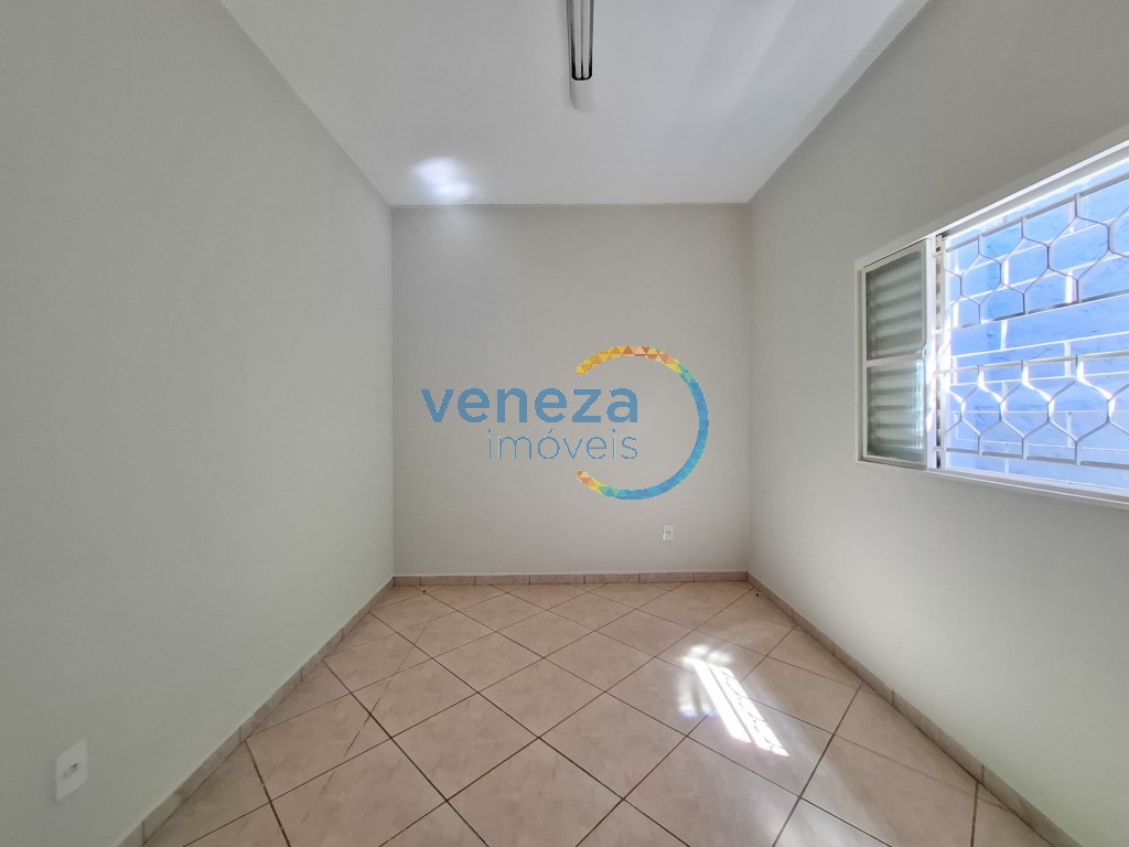 Casa Residencial à venda no bairro Londrilar de Londrina com 120m<sup>2</sup> útil, 3 quartos, 1 vaga de garagem