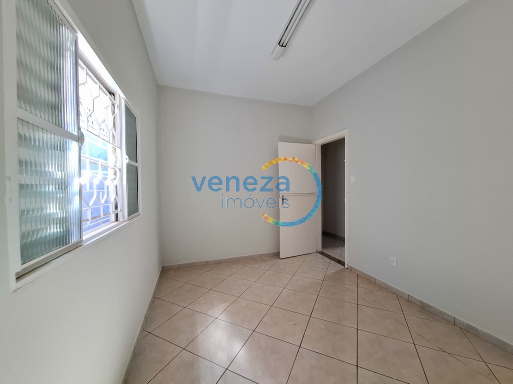 Casa Residencial à venda no bairro Londrilar de Londrina com 120m<sup>2</sup> útil, 3 quartos, 1 vaga de garagem