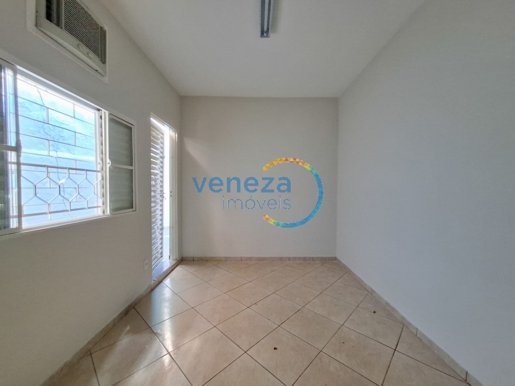 Casa Residencial à venda no bairro Londrilar de Londrina com 120m<sup>2</sup> útil, 3 quartos, 1 vaga de garagem