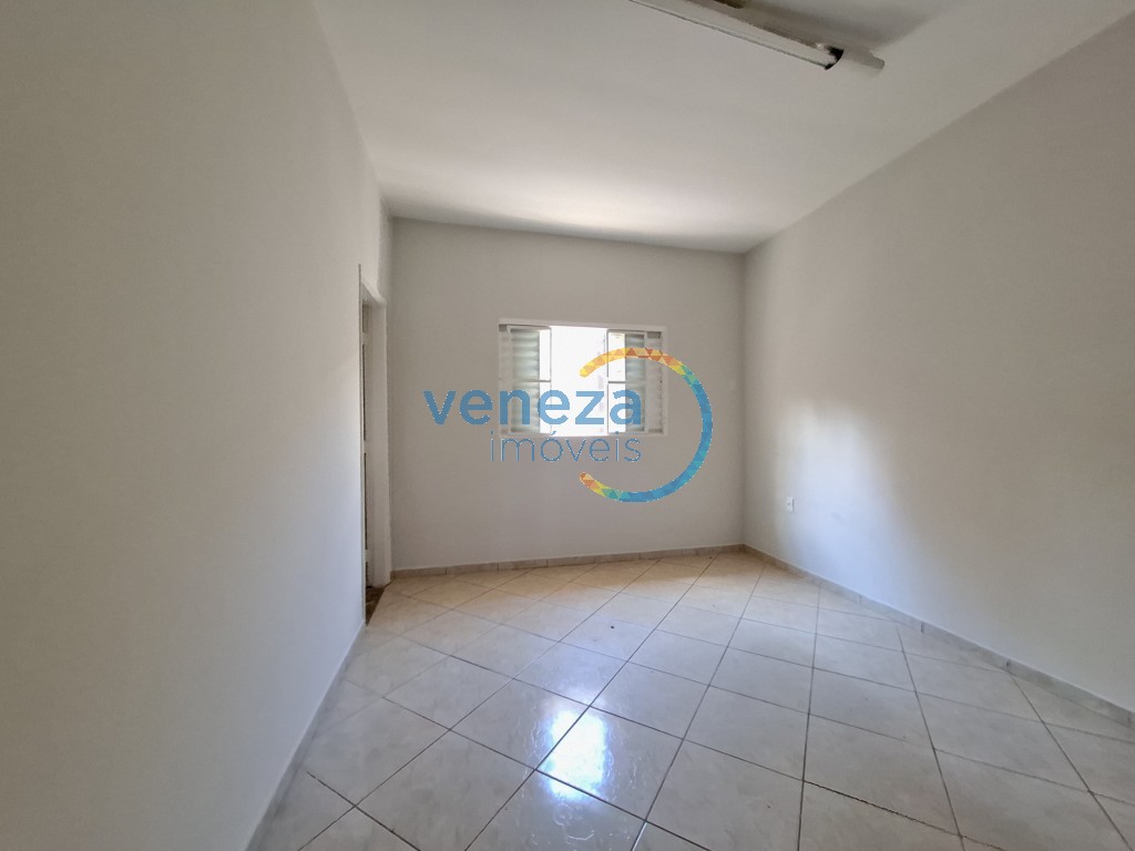 Casa Residencial à venda no bairro Londrilar de Londrina com 120m<sup>2</sup> útil, 3 quartos, 1 vaga de garagem