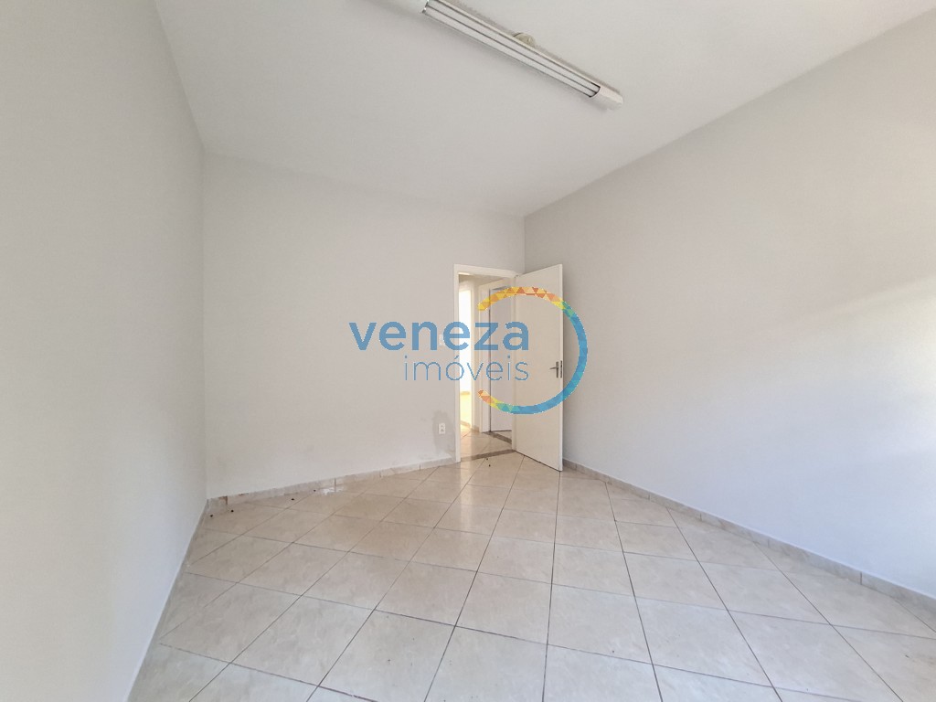 Casa Residencial à venda no bairro Londrilar de Londrina com 120m<sup>2</sup> útil, 3 quartos, 1 vaga de garagem