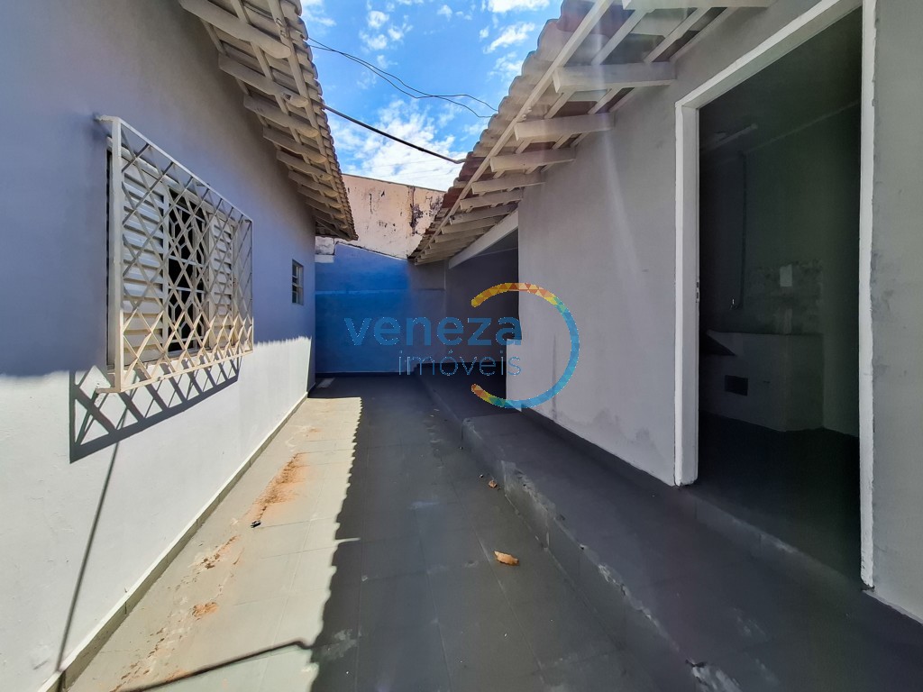 Casa Residencial à venda no bairro Londrilar de Londrina com 120m<sup>2</sup> útil, 3 quartos, 1 vaga de garagem