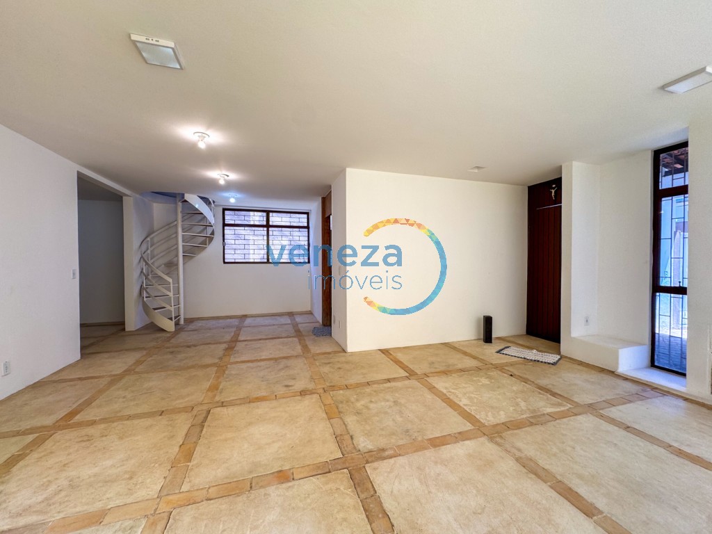 Casa Comercial à venda no bairro Quebec de Londrina com 213.5m<sup>2</sup> útil, 2 vagas de garagem