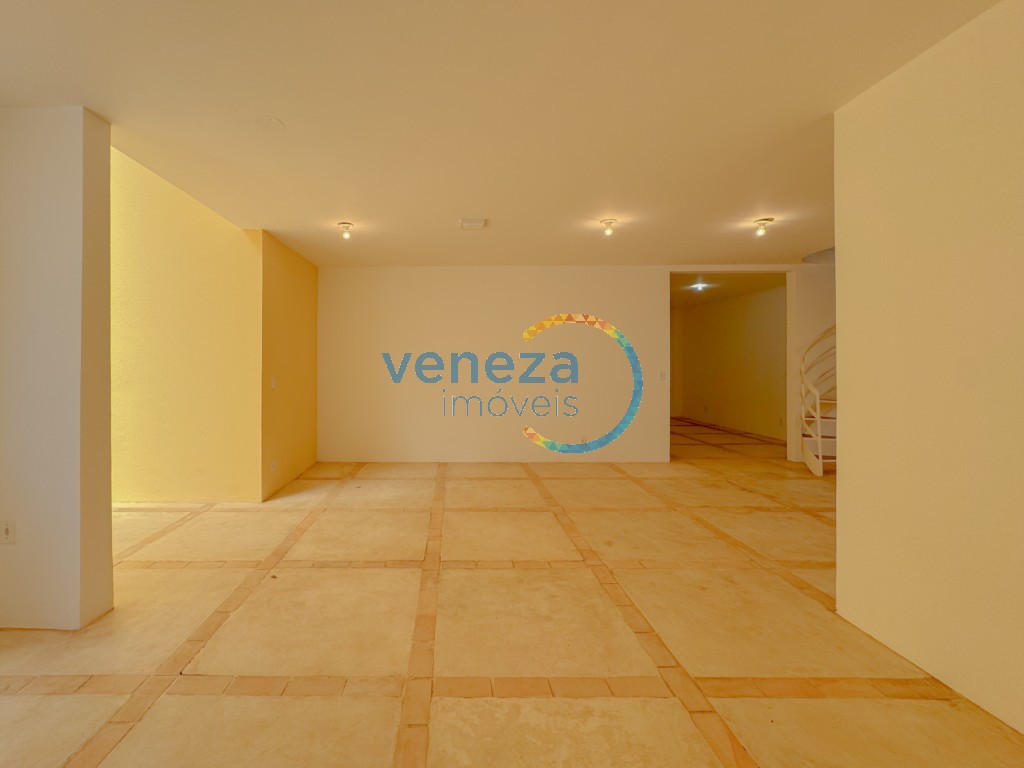 Casa Comercial à venda no bairro Quebec de Londrina com 213.5m<sup>2</sup> útil, 2 vagas de garagem