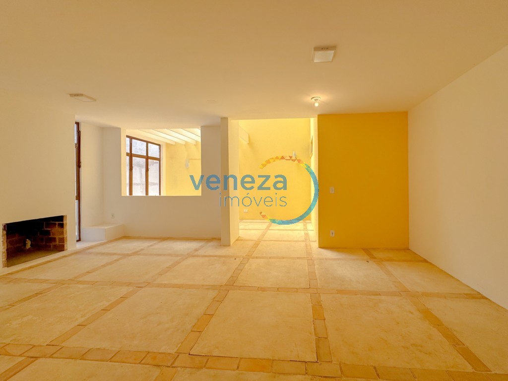 Casa Comercial à venda no bairro Quebec de Londrina com 213.5m<sup>2</sup> útil, 2 vagas de garagem