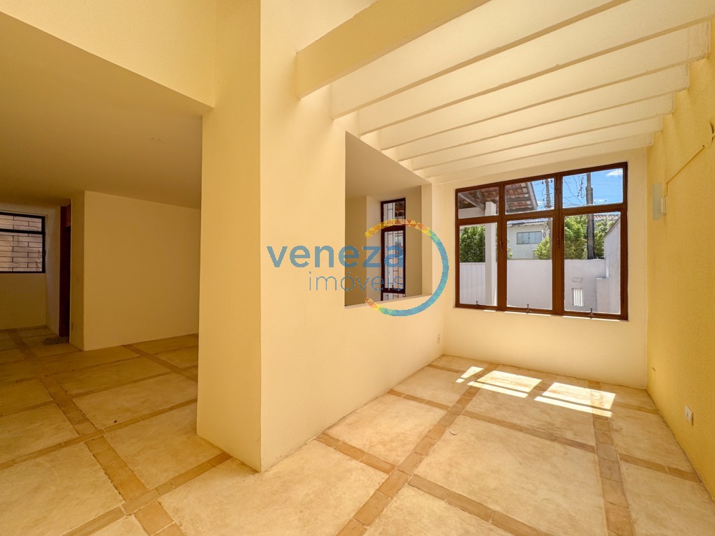 Casa Comercial à venda no bairro Quebec de Londrina com 213.5m<sup>2</sup> útil, 2 vagas de garagem