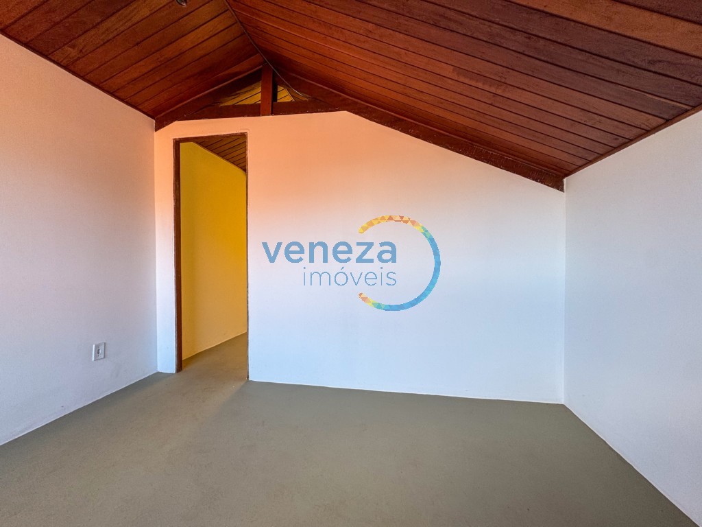 Casa Comercial à venda no bairro Quebec de Londrina com 213.5m<sup>2</sup> útil, 2 vagas de garagem