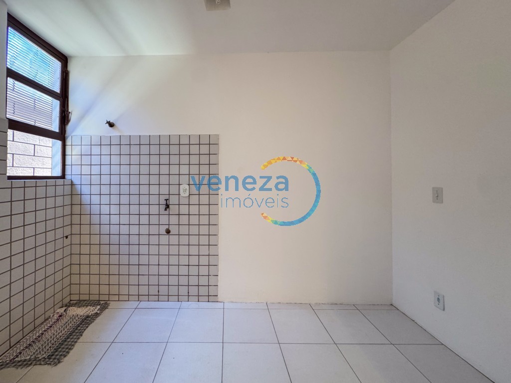 Casa Comercial à venda no bairro Quebec de Londrina com 213.5m<sup>2</sup> útil, 2 vagas de garagem