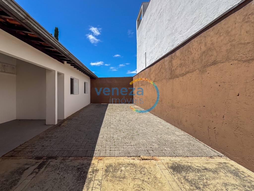 Casa Comercial à venda no bairro Quebec de Londrina com 213.5m<sup>2</sup> útil, 2 vagas de garagem