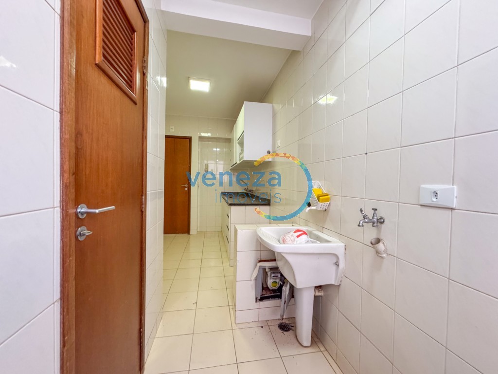 Apartamento para locação no bairro Centro de Londrina com 76m<sup>2</sup> útil, 3 quartos, 1 vaga de garagem