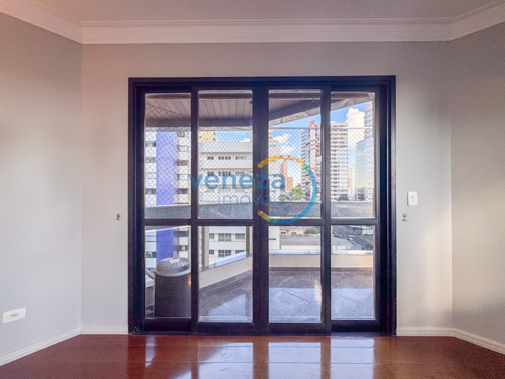 Apartamento à venda no bairro Centro de Londrina com 248.41m<sup>2</sup> útil, 4 quartos, 2 vagas de garagem