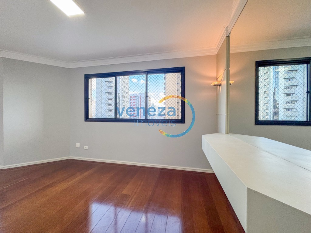 Apartamento à venda no bairro Centro de Londrina com 248.41m<sup>2</sup> útil, 4 quartos, 2 vagas de garagem
