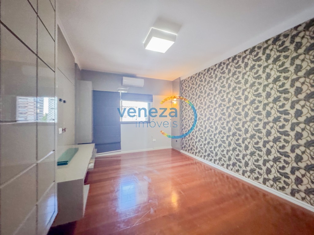 Apartamento à venda no bairro Centro de Londrina com 248.41m<sup>2</sup> útil, 4 quartos, 2 vagas de garagem