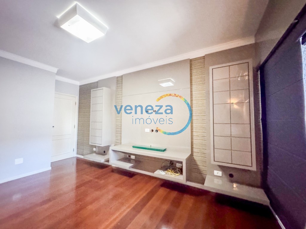 Apartamento à venda no bairro Centro de Londrina com 248.41m<sup>2</sup> útil, 4 quartos, 2 vagas de garagem