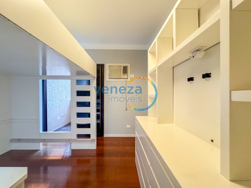 Apartamento à venda no bairro Centro de Londrina com 248.41m<sup>2</sup> útil, 4 quartos, 2 vagas de garagem
