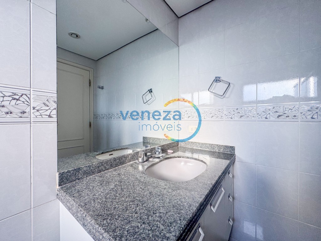 Apartamento à venda no bairro Centro de Londrina com 248.41m<sup>2</sup> útil, 4 quartos, 2 vagas de garagem