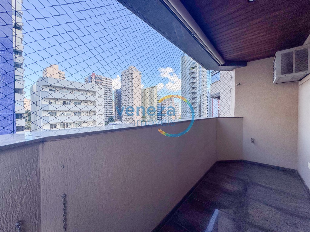 Apartamento à venda no bairro Centro de Londrina com 248.41m<sup>2</sup> útil, 4 quartos, 2 vagas de garagem