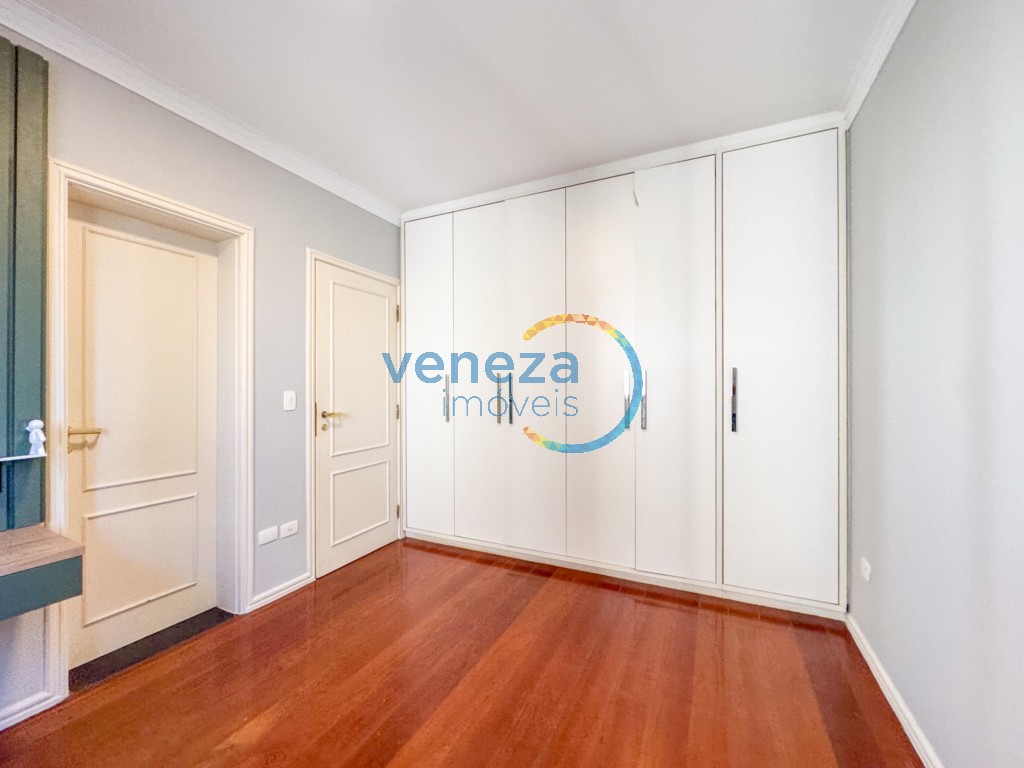 Apartamento à venda no bairro Centro de Londrina com 248.41m<sup>2</sup> útil, 4 quartos, 2 vagas de garagem