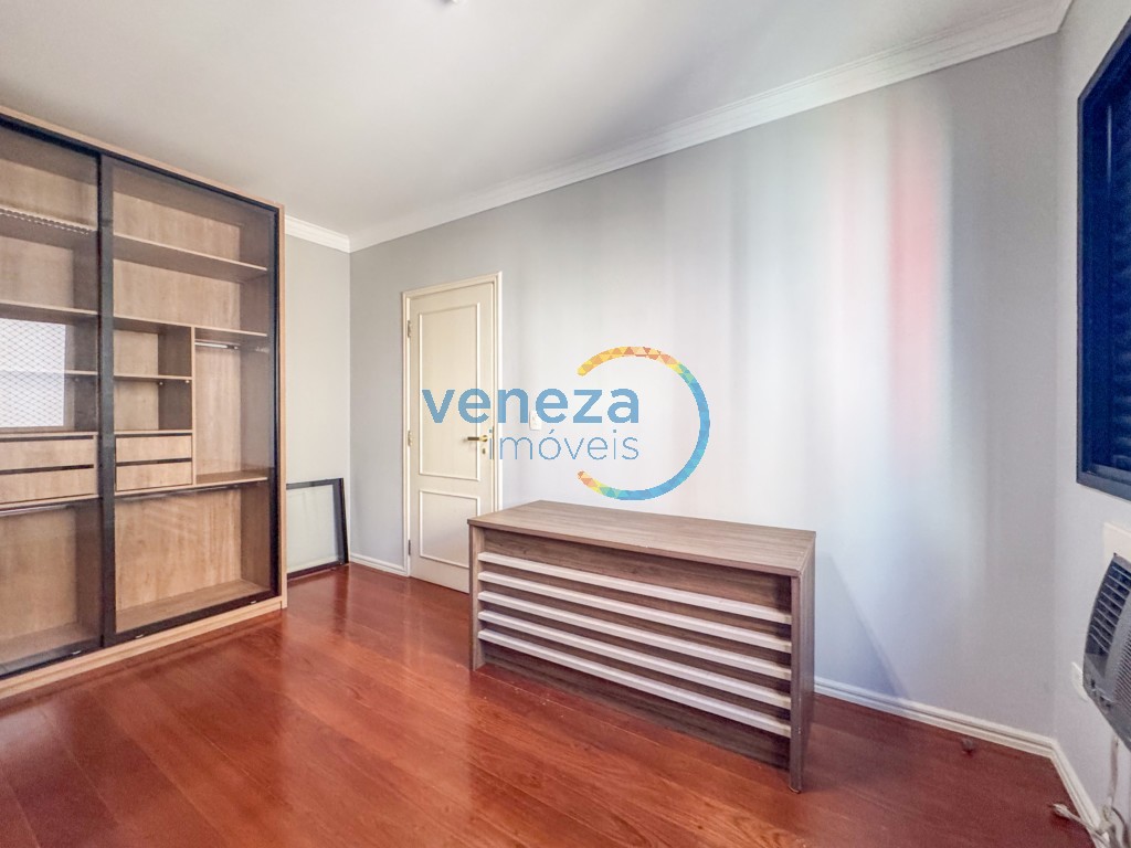Apartamento à venda no bairro Centro de Londrina com 248.41m<sup>2</sup> útil, 4 quartos, 2 vagas de garagem
