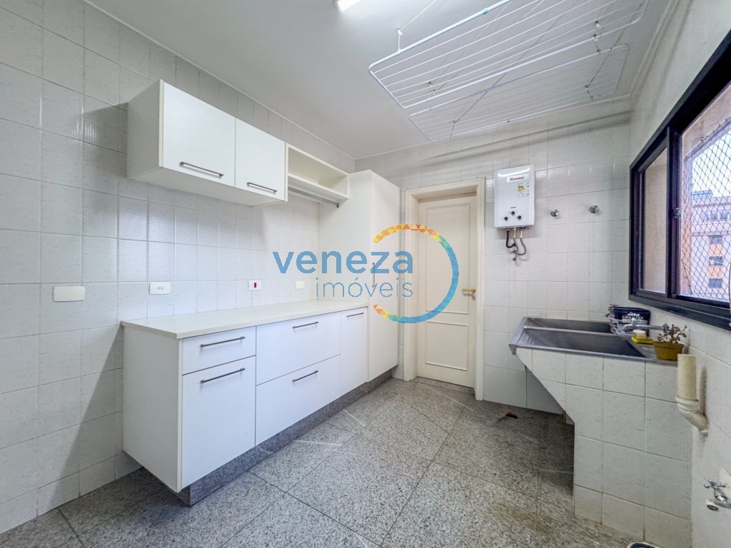 Apartamento à venda no bairro Centro de Londrina com 248.41m<sup>2</sup> útil, 4 quartos, 2 vagas de garagem