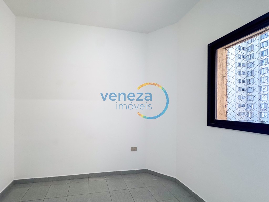 Apartamento à venda no bairro Centro de Londrina com 248.41m<sup>2</sup> útil, 4 quartos, 2 vagas de garagem