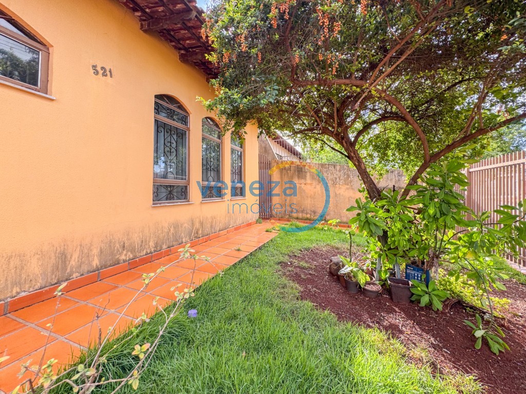 Casa Residencial à venda no bairro Leonor de Londrina com 183m<sup>2</sup> útil, 4 quartos, 3 vagas de garagem